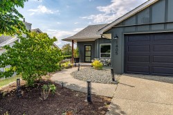 1405 Malahat Dr Courtenay, BC V9N 8H3