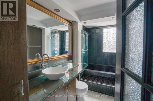 Second floor 4 piece bathroom - 300 St Andrew Street, Ottawa, ON - Indoor Photo Showing Bathroom