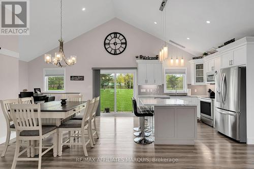 9517 County Road 42 Road, Rideau Lakes, ON - Indoor Photo Showing Dining Room