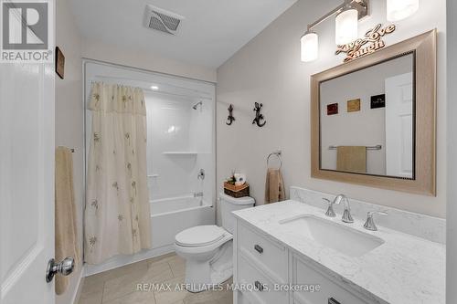 9517 County Road 42 Road, Rideau Lakes, ON - Indoor Photo Showing Bathroom