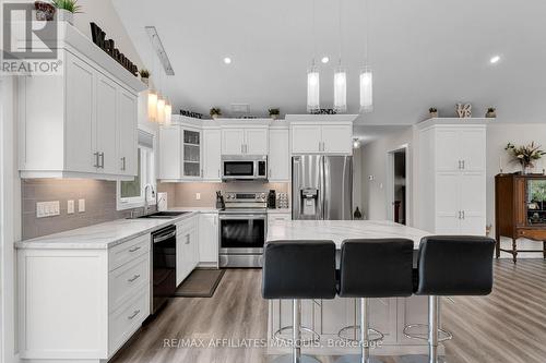 9517 County Road 42 Road, Rideau Lakes, ON - Indoor Photo Showing Kitchen With Upgraded Kitchen