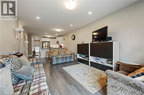 89 Windham Street, Simcoe, ON - Indoor Photo Showing Living Room