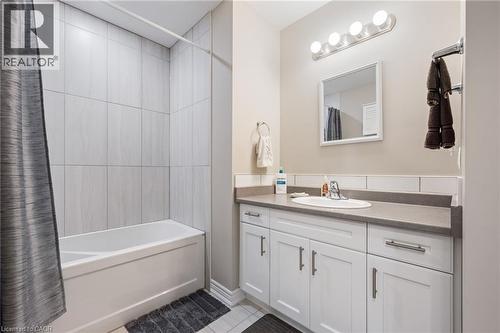 89 Windham Street, Simcoe, ON - Indoor Photo Showing Bathroom