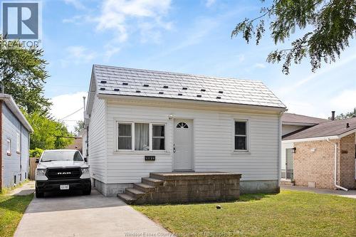 1134 CALIFORNIA  Windsor, ON N9B 2Z9