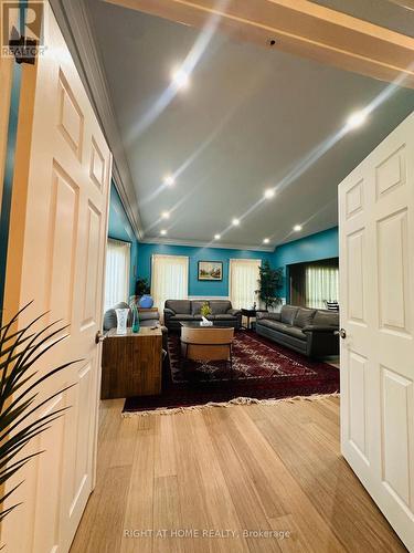 12 Keily Crescent E, Caledon, ON - Indoor Photo Showing Other Room