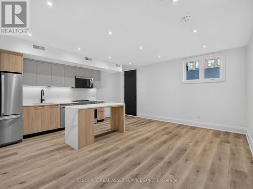UNIT 5 - 28 NORCROSS ROAD , Toronto, Ontario M3H 2R4