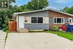 92 Davidson CRESCENT  Saskatoon, SK S7L 4A1