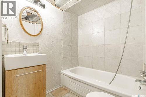 92 Davidson Crescent, Saskatoon, SK - Indoor Photo Showing Bathroom