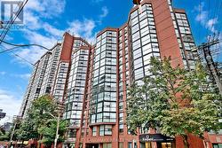 1015 - 705 KING STREET W Toronto, ON M5V 2W8