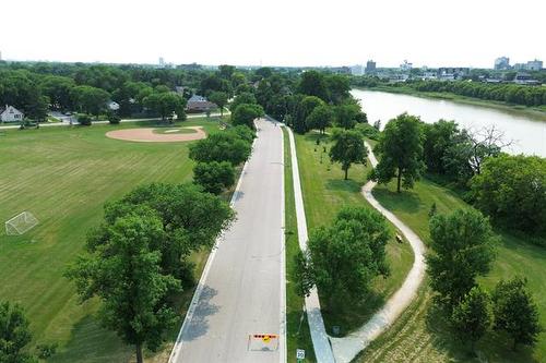 303-23 Lyndale Dr, Winnipeg, MB - Outdoor With View
