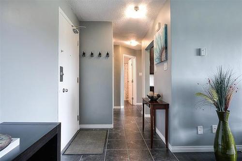 303-23 Lyndale Dr, Winnipeg, MB - Indoor Photo Showing Other Room