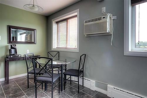 303-23 Lyndale Dr, Winnipeg, MB - Indoor Photo Showing Dining Room