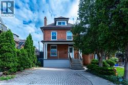 11 AIKMAN Avenue Unit# APT 1 Hamilton, ON L8M 1P6