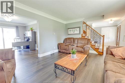 503 Regent, St. Clair Beach, ON - Indoor Photo Showing Living Room