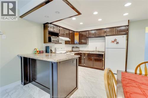 503 Regent, St. Clair Beach, ON - Indoor Photo Showing Kitchen