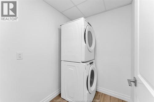 3290 Stella Crescent, Windsor, ON - Indoor Photo Showing Laundry Room