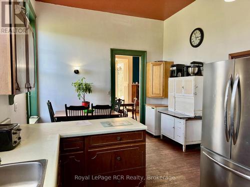 388 Durham Road E, West Grey, ON - Indoor Photo Showing Kitchen