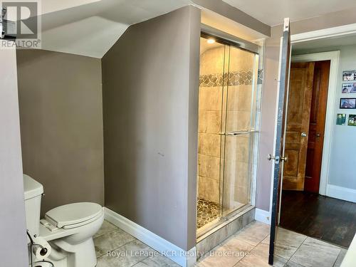 388 Durham Road E, West Grey, ON - Indoor Photo Showing Bathroom