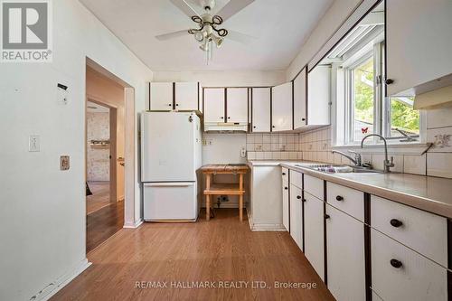 4 Crestview Road, King, ON - Indoor Photo Showing Kitchen With Double Sink
