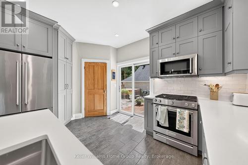 22 Sophia Street, Centre Wellington (Elora/Salem), ON - Indoor Photo Showing Kitchen