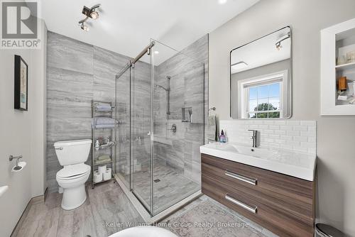 22 Sophia Street, Centre Wellington (Elora/Salem), ON - Indoor Photo Showing Bathroom
