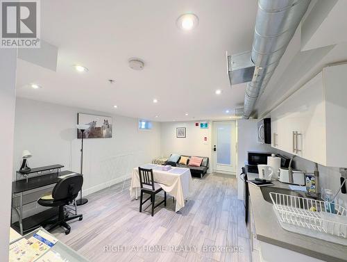 5 - 189 SHERIDAN AVENUE , Toronto, Ontario M6H 3M5 3