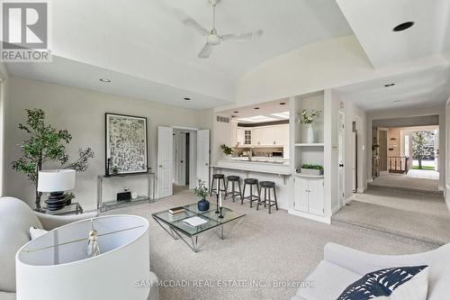 521 Vanessa Crescent, Mississauga, ON - Indoor Photo Showing Living Room