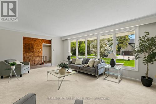 521 Vanessa Crescent, Mississauga, ON - Indoor Photo Showing Living Room