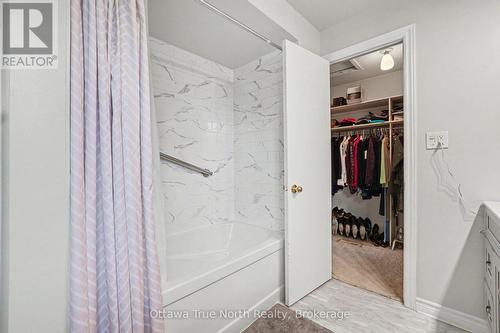 41 Aldgate Crescent, Ottawa, ON - Indoor Photo Showing Bathroom