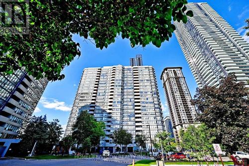 306 - 330 RATHBURN ROAD W  Mississauga, ON L5B 3Y1