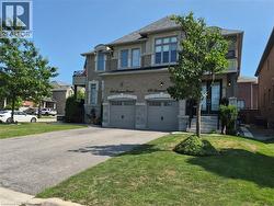 610 SWEETWATER Crescent Newmarket, ON L3X 0H5