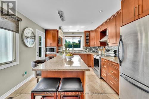 2250 Urbandale Drive, Ottawa, ON - Indoor Photo Showing Kitchen With Upgraded Kitchen