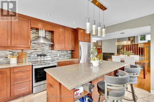 2250 Urbandale Drive, Ottawa, ON - Indoor Photo Showing Kitchen