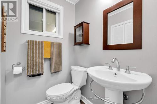 2250 Urbandale Drive, Ottawa, ON - Indoor Photo Showing Bathroom