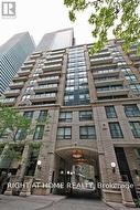 1413 - 35 HAYDEN STREET Toronto, ON M4Y 3C3