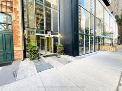 511 - 15 GRENVILLE STREET Toronto, ON M4Y 0B9