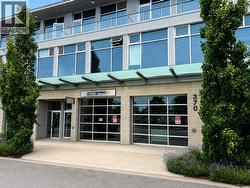 102 370 E ESPLANADE AVENUE  North Vancouver, BC V7L 1A4