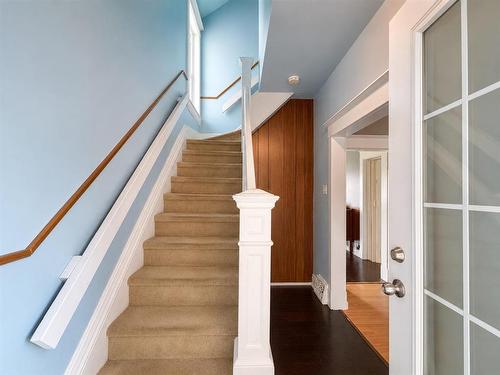 374 Des Meurons Street, Winnipeg, MB - Indoor Photo Showing Other Room