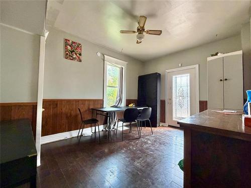 374 Des Meurons Street, Winnipeg, MB - Indoor