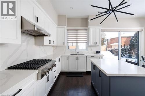 175 Burloak Drive W, Oakville, ON - Indoor Photo Showing Kitchen With Upgraded Kitchen