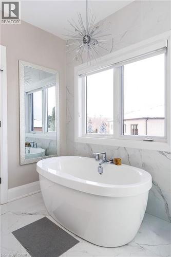 175 Burloak Drive W, Oakville, ON - Indoor Photo Showing Bathroom
