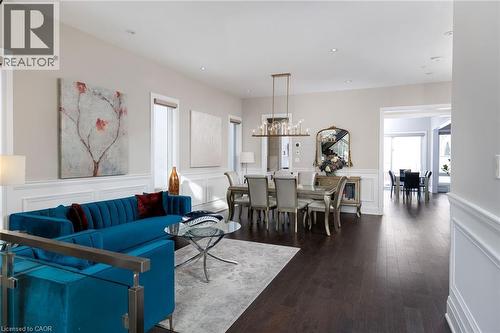 175 Burloak Drive W, Oakville, ON - Indoor Photo Showing Living Room