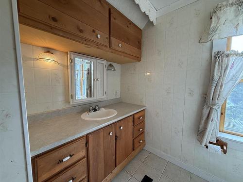 22 Hogg Lane, Sheet Harbour, NS - Indoor Photo Showing Bathroom