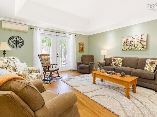 12 Beckwith                Berwick, Ns, Berwick, NS - Indoor Photo Showing Living Room