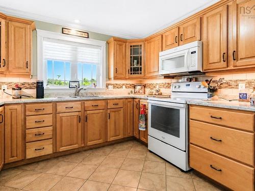12 Beckwith                Berwick, Ns, Berwick, NS - Indoor Photo Showing Kitchen With Double Sink