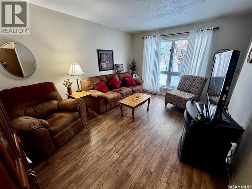 A & B 129 1St Avenue W, Margo, SK - Indoor Photo Showing Living Room