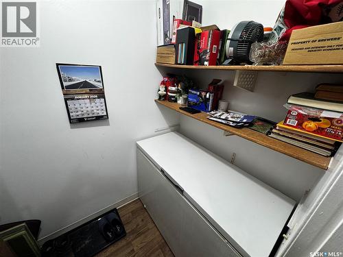 A & B 129 1St Avenue W, Margo, SK - Indoor