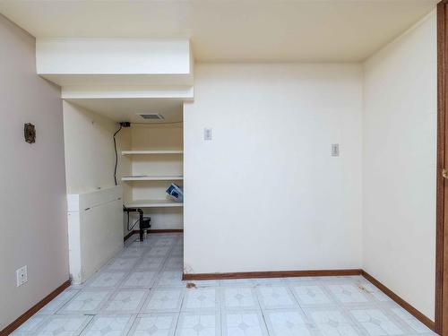283 Carl Avenue E, Thunder Bay, ON - Indoor Photo Showing Other Room