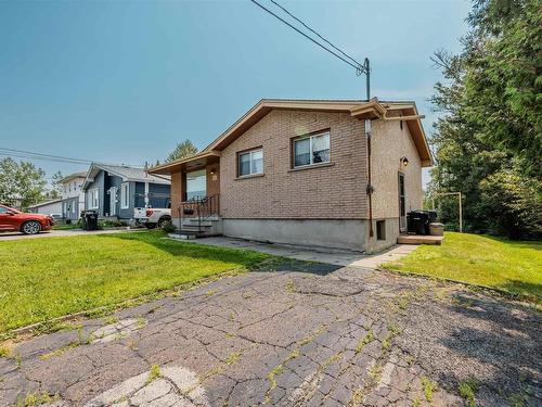 283 Carl Avenue E, Thunder Bay, ON - Outdoor
