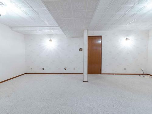 283 Carl Avenue E, Thunder Bay, ON - Indoor Photo Showing Other Room